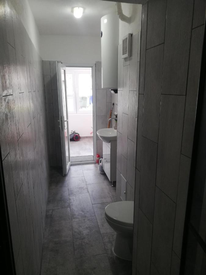 Apartament Brezoi Apartment Luaran gambar